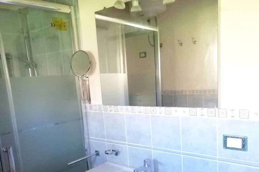 Photo of Bathroom in Lercara Friddi