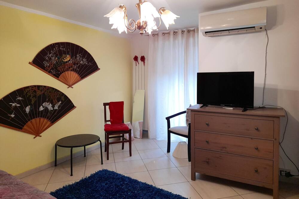 Photo of Livingroom in Acate