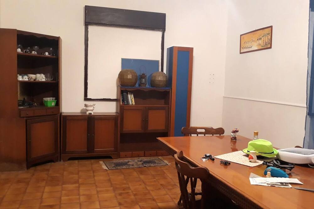 Photo of Others in Acate
