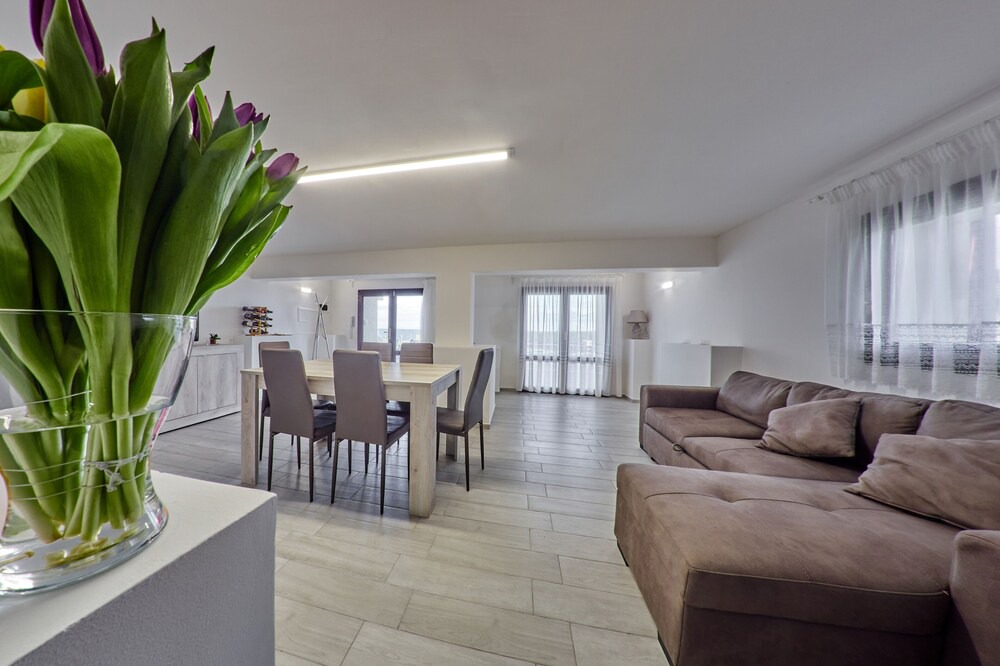 Photo of Livingroom in Augusta