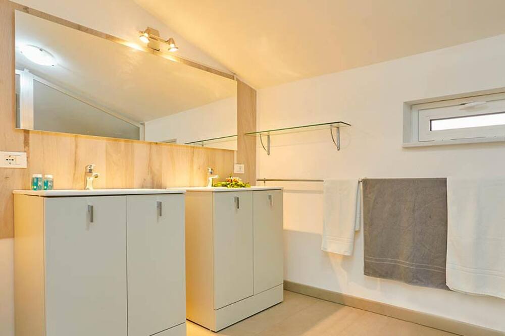 Photo of Bathroom in Favara