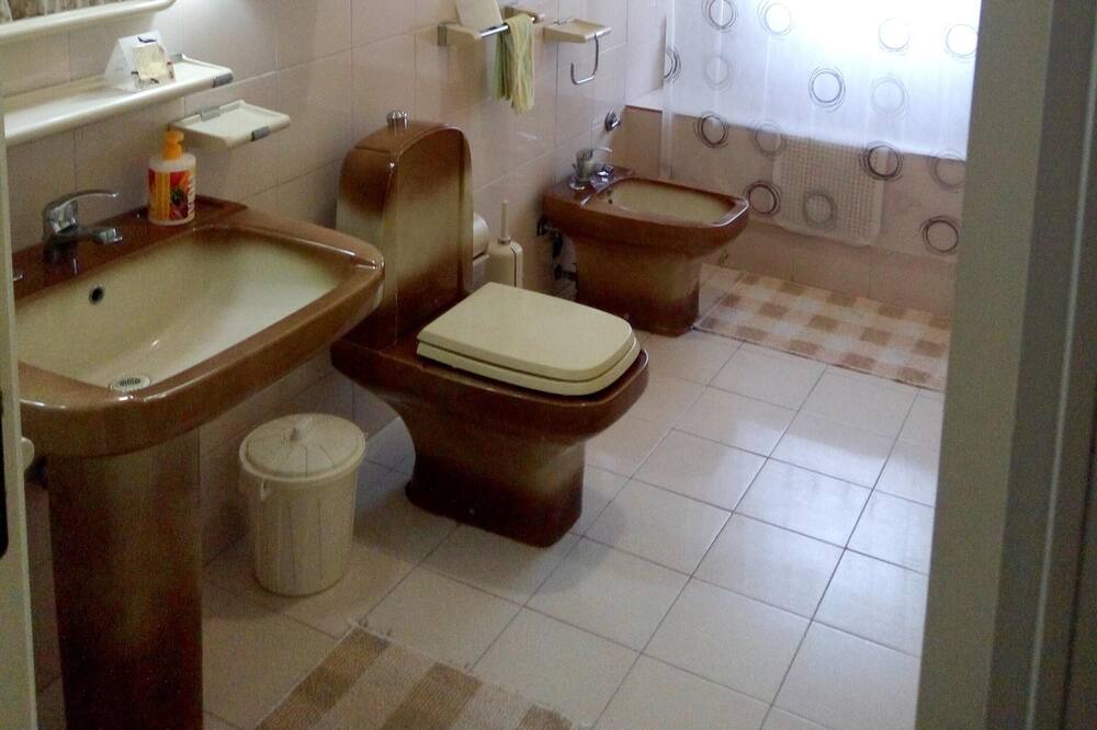 Photo of Bathroom in Isola