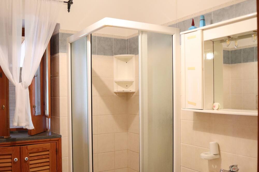 Photo of Bathroom in Pollara
