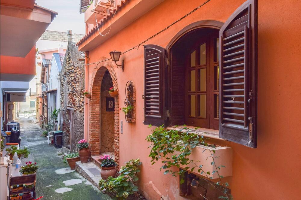 Photo of Outdoor in Barcellona Pozzo di Gotto