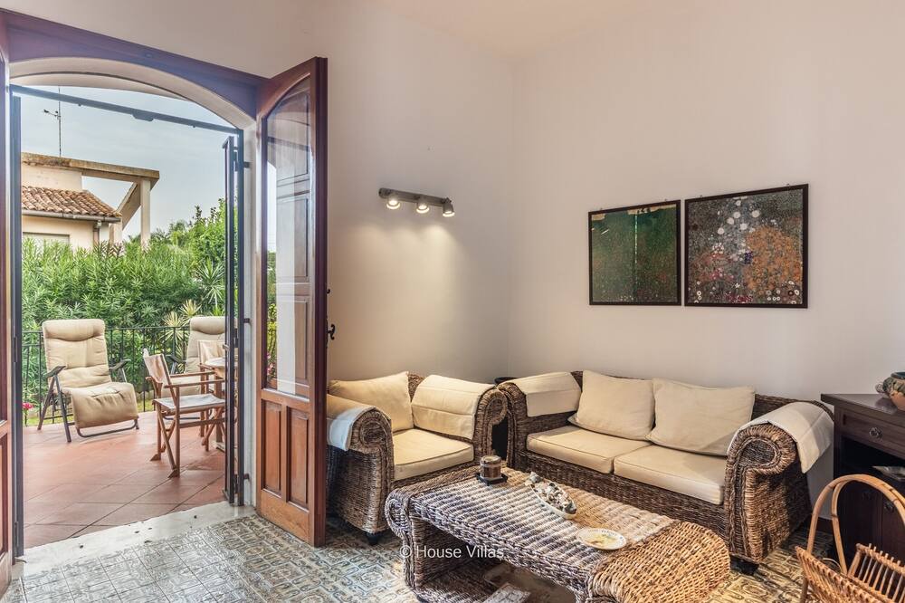 Photo of Livingroom in Fontane Bianche