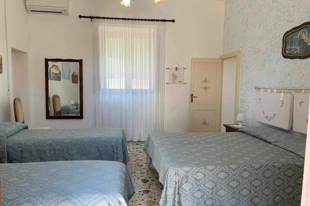 Photo of Bedroom in Malfa