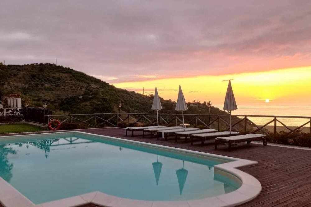 Photo of Outdoor in Capri Leone