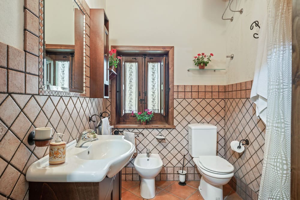 Photo of Bathroom in Maletto
