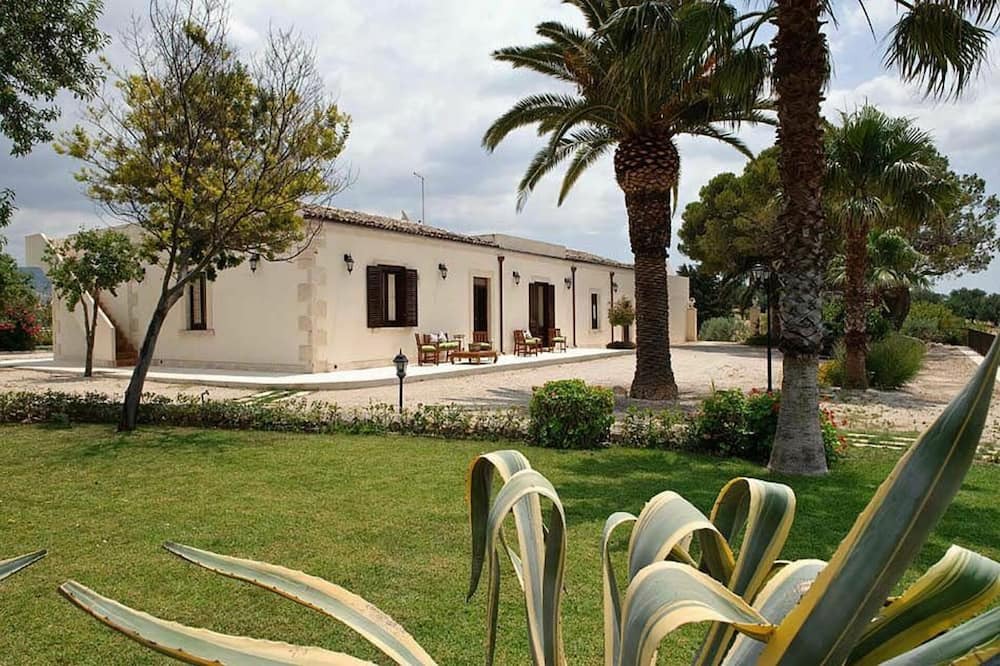 Photo of Outdoor in Noto