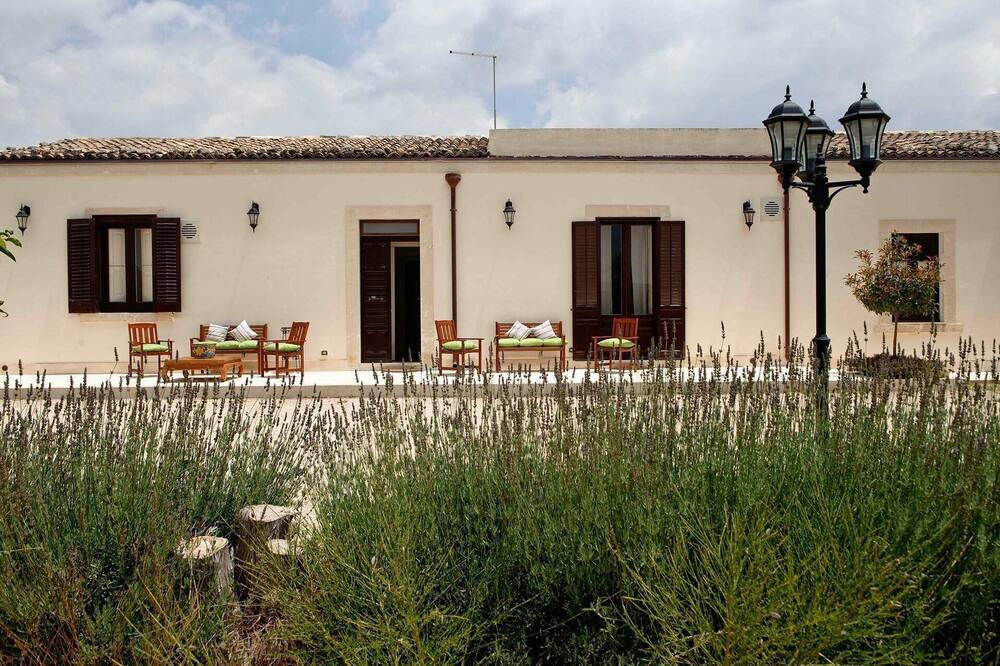 Photo of Outdoor in Noto