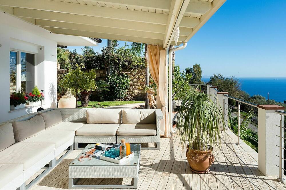 Photo of Patio Balcony in Letojanni
