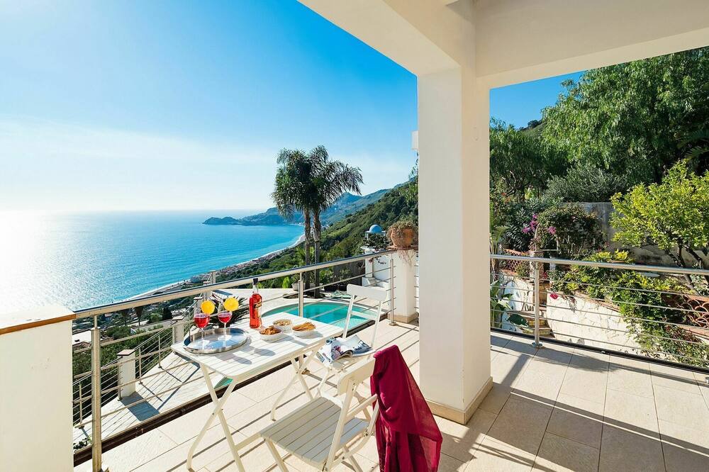 Photo of Patio Balcony in Letojanni
