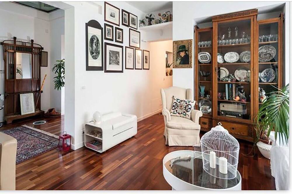 Photo of Livingroom in Paparella