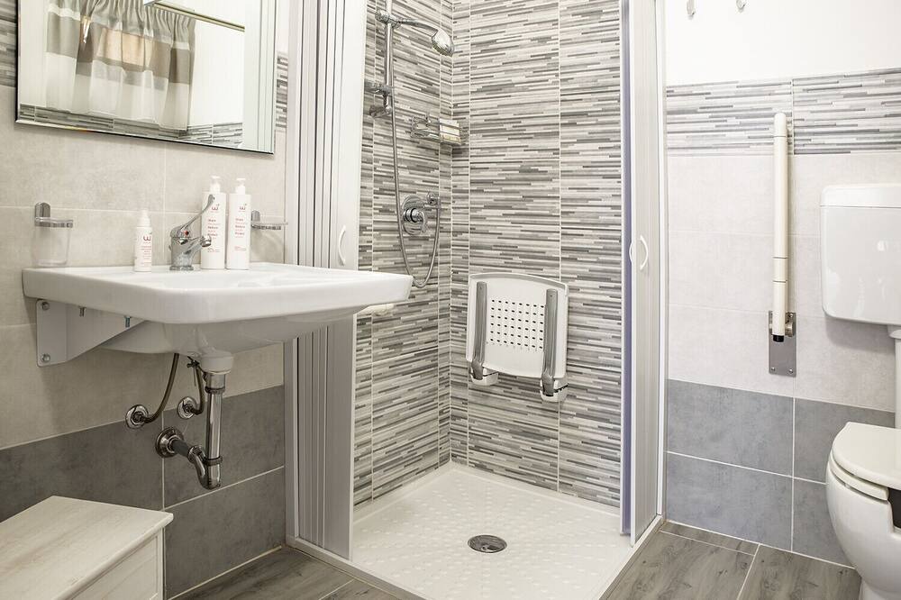Photo of Bathroom in Noto