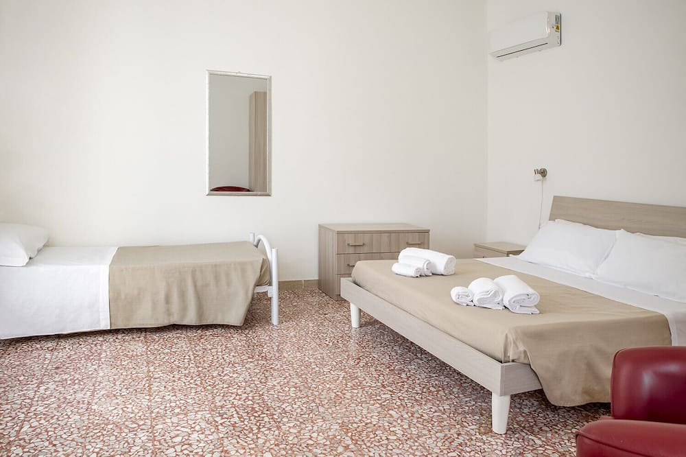 Photo of Others in Noto