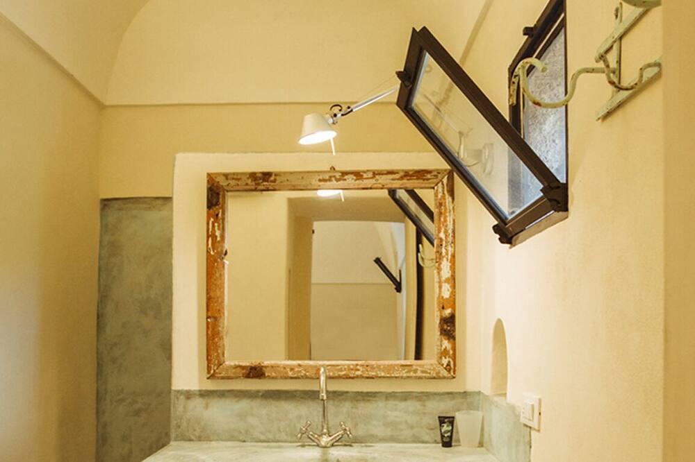 Photo of Bathroom in Kamma