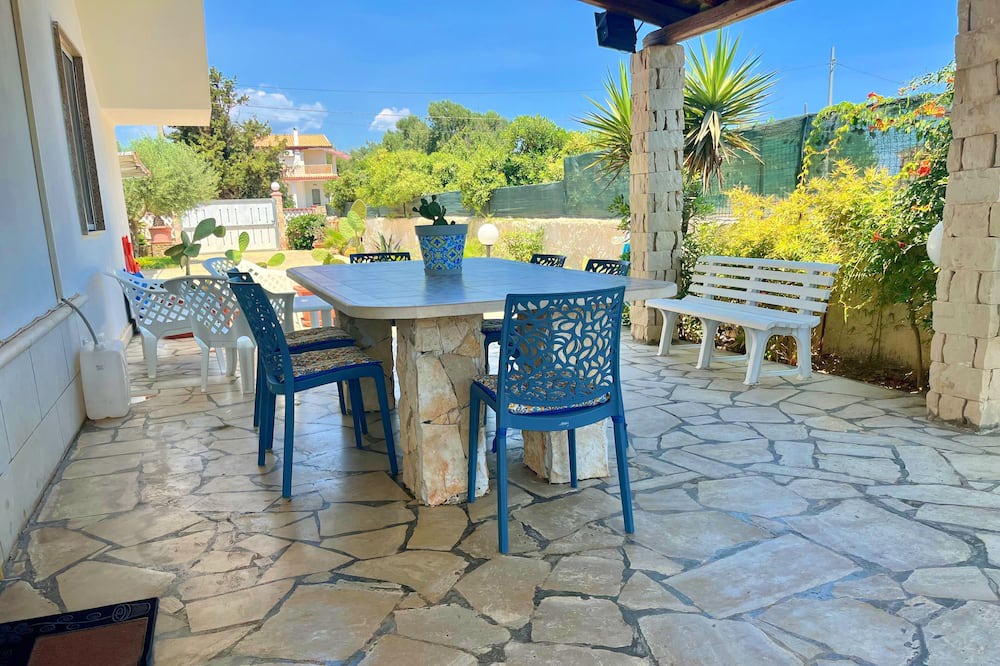 Photo of Patio Balcony in Reitani
