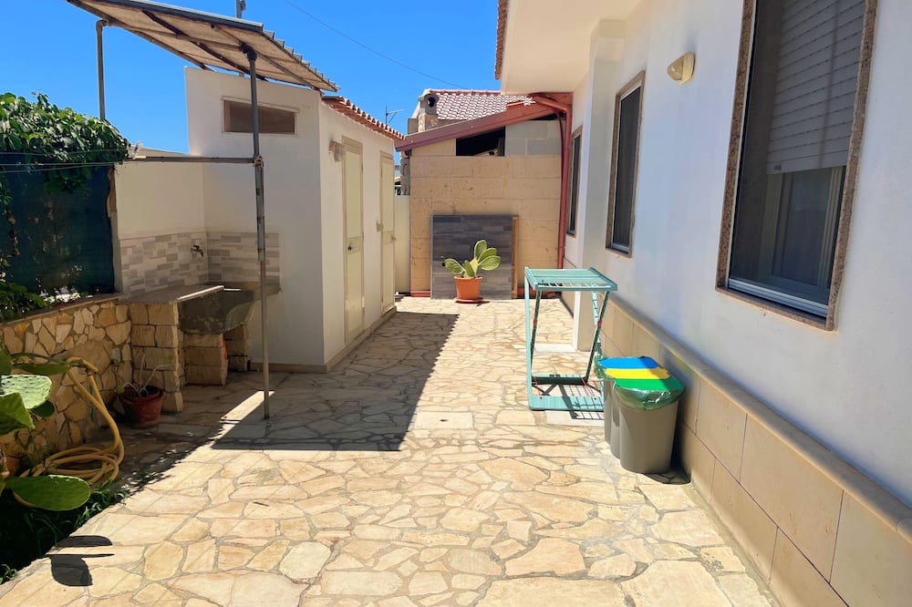 Photo of Patio Balcony in Reitani