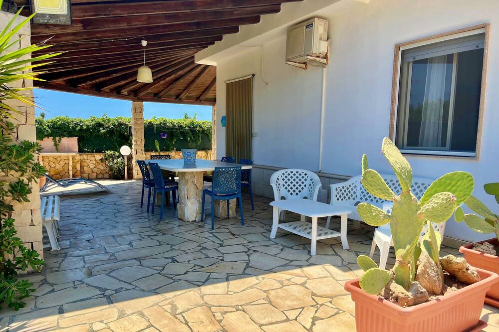 Photo of Patio Balcony in Reitani