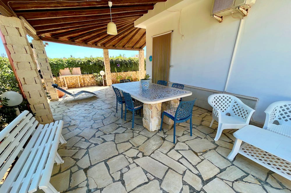 Photo of Patio Balcony in Reitani