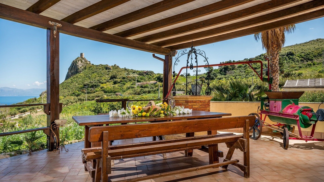 Photo of Patio Balcony in Scopello