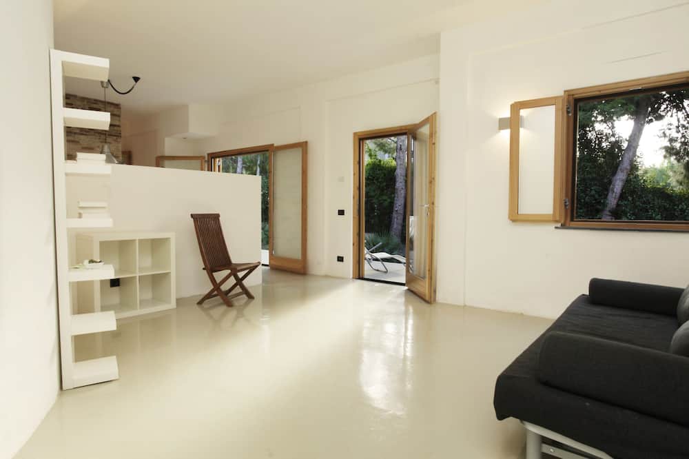 Photo of Livingroom in Torre Colonna-sperone