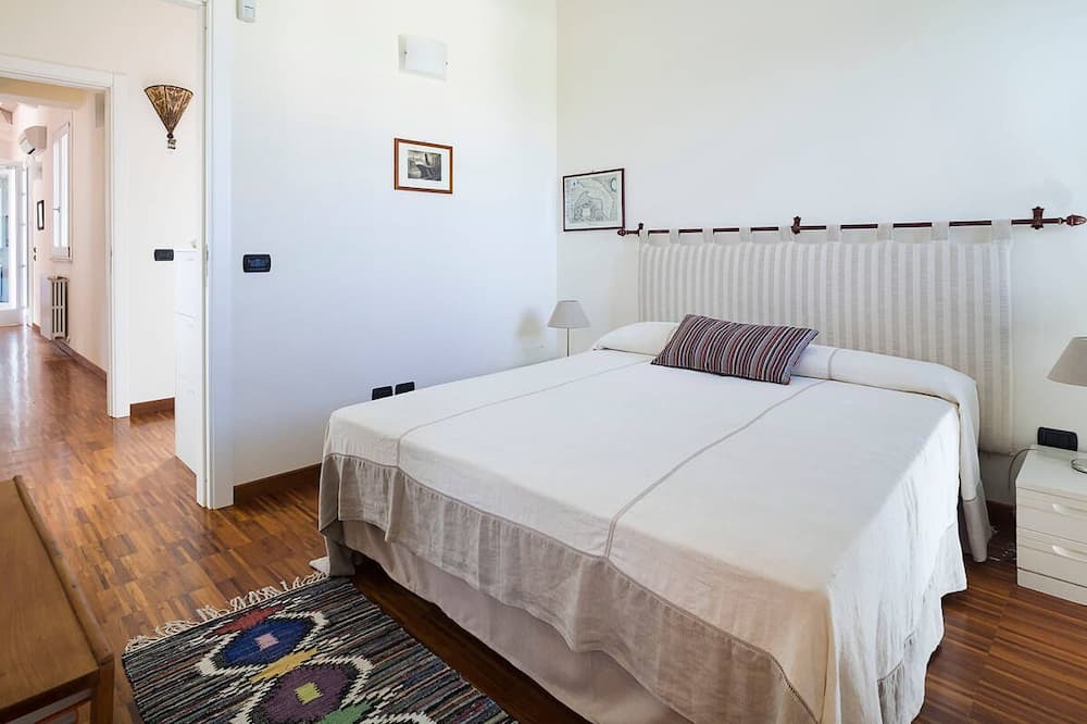 Photo of Bedroom in Augusta