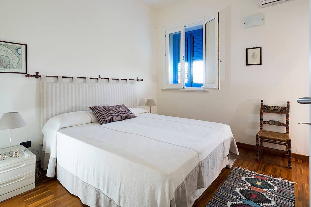Photo of Bedroom in Augusta