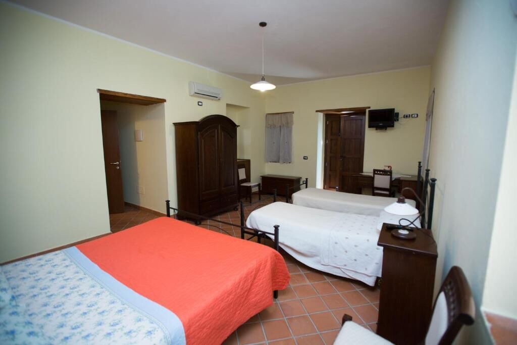 Photo of Bedroom in Patti