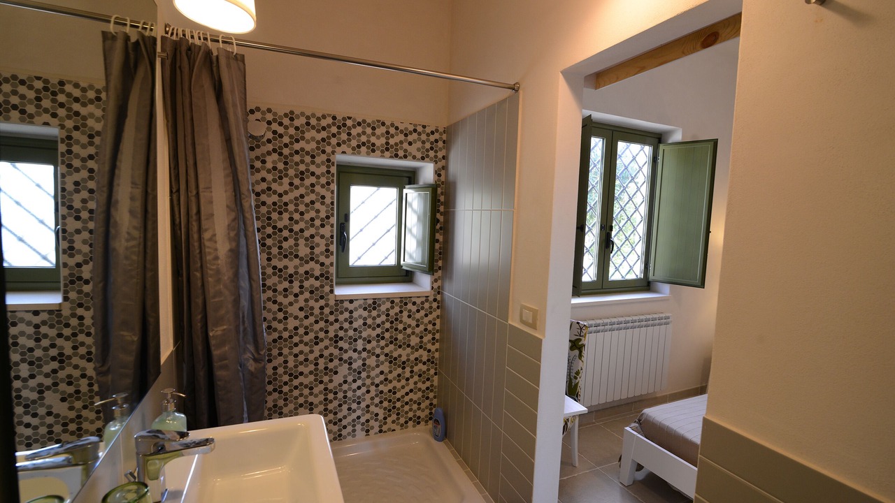 Photo of Bathroom in Avola