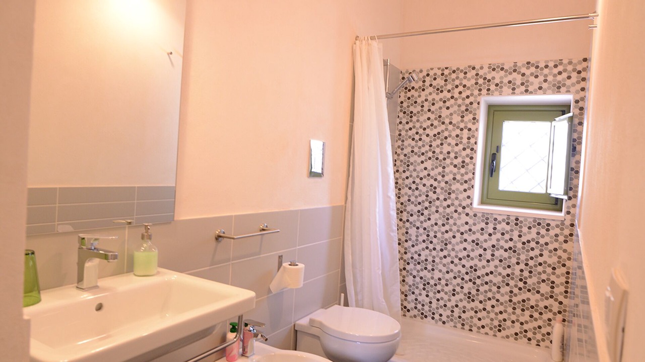 Photo of Bathroom in Avola