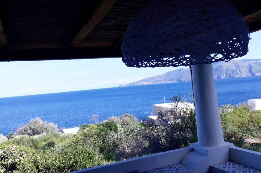 Photo of Patio Balcony in Santa Marina Salina