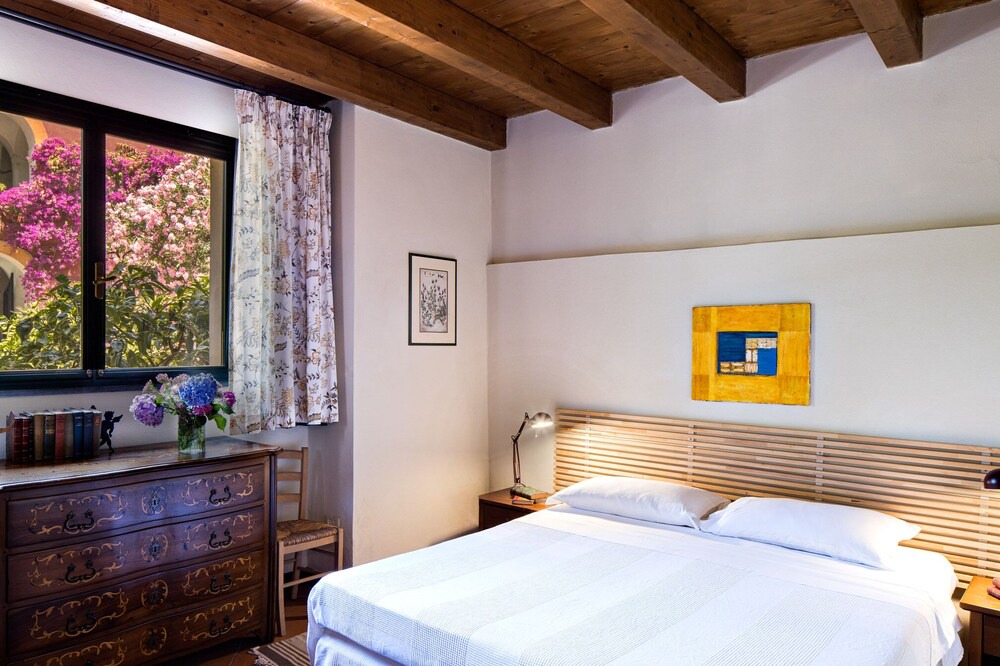 Photo of Bedroom in Nola