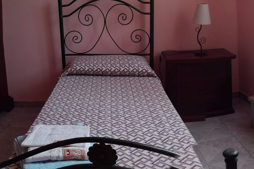 Photo of Bedroom in Avola