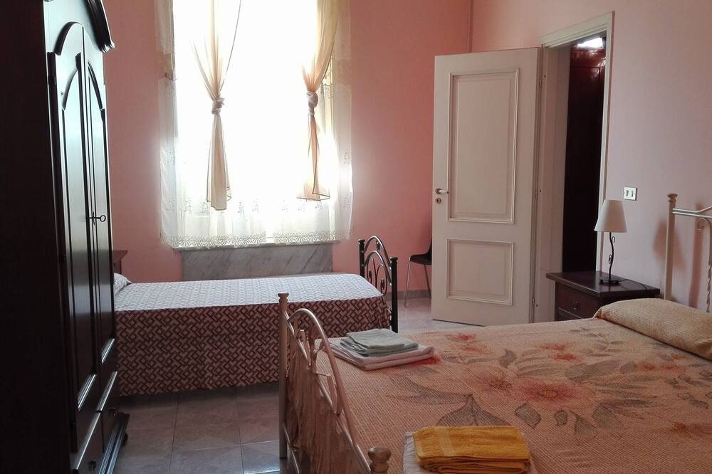 Photo of Bedroom in Avola