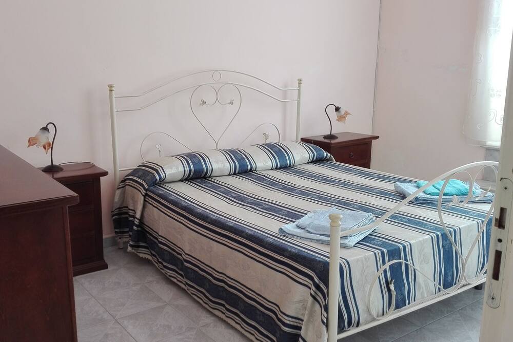 Photo of Bedroom in Avola