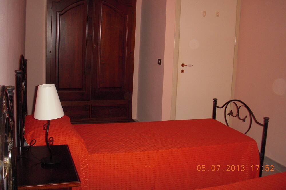 Photo of Bedroom in Avola