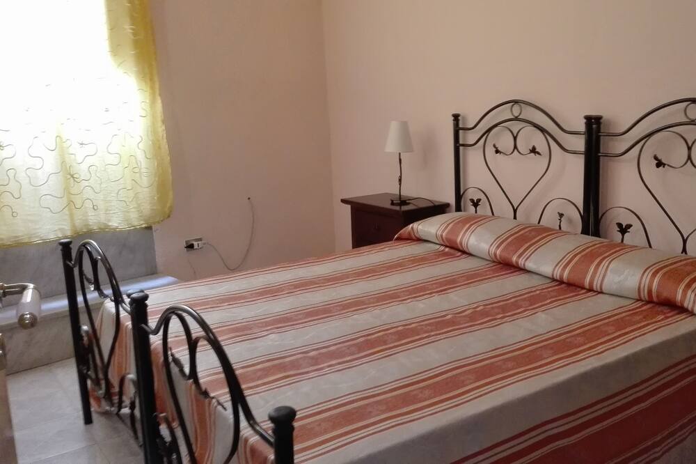 Photo of Bedroom in Avola