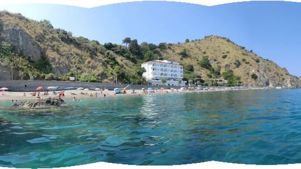 Photo of Others in Capri Leone