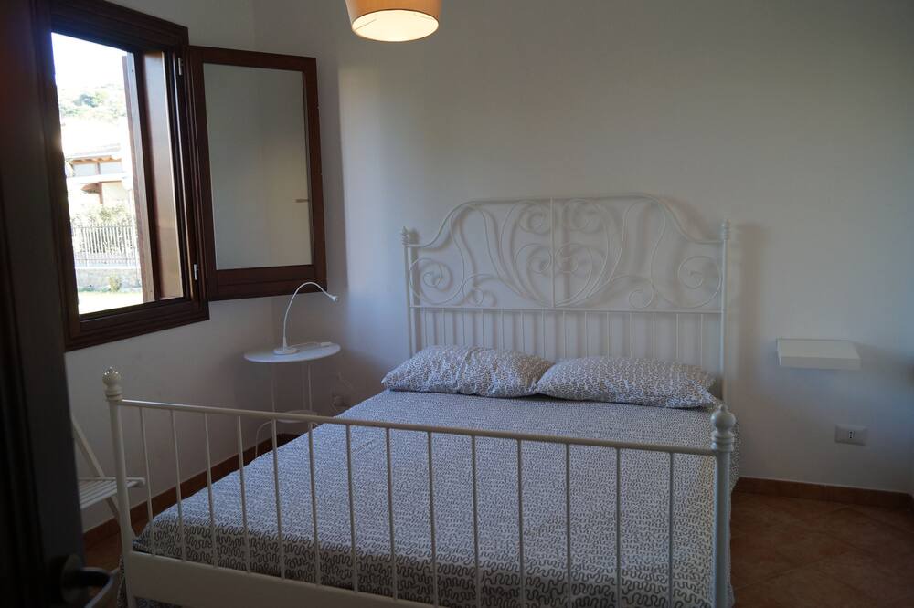 Photo of Bedroom in Campofelice di Roccella