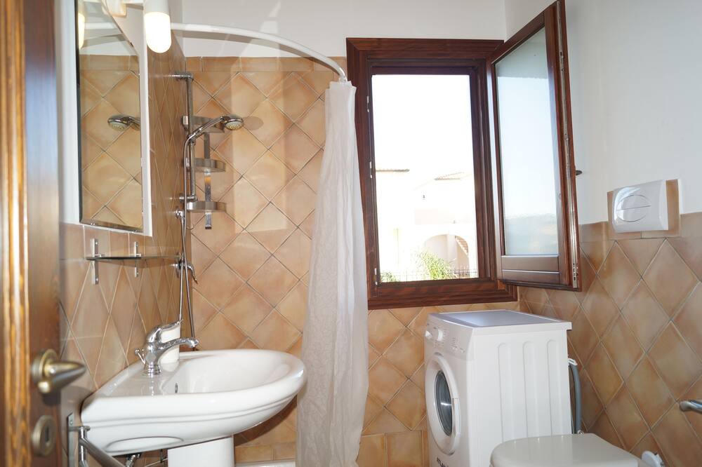 Photo of Bathroom in Campofelice di Roccella