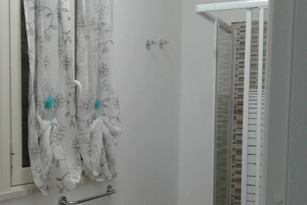 Photo of Bathroom in Avola