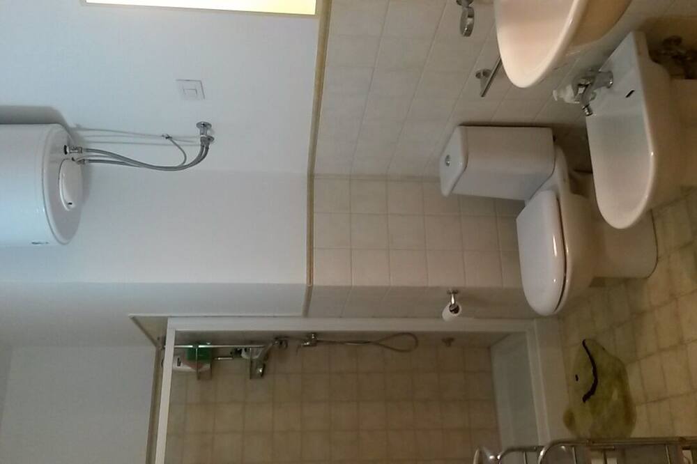 Photo of Bathroom in Vulcano Porto