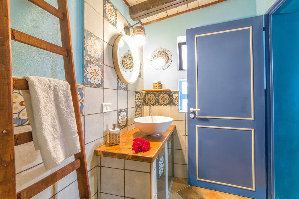 Photo of Bathroom in Menfi