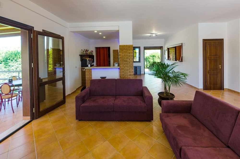 Photo of Livingroom in Contrada Pistavecchia 2