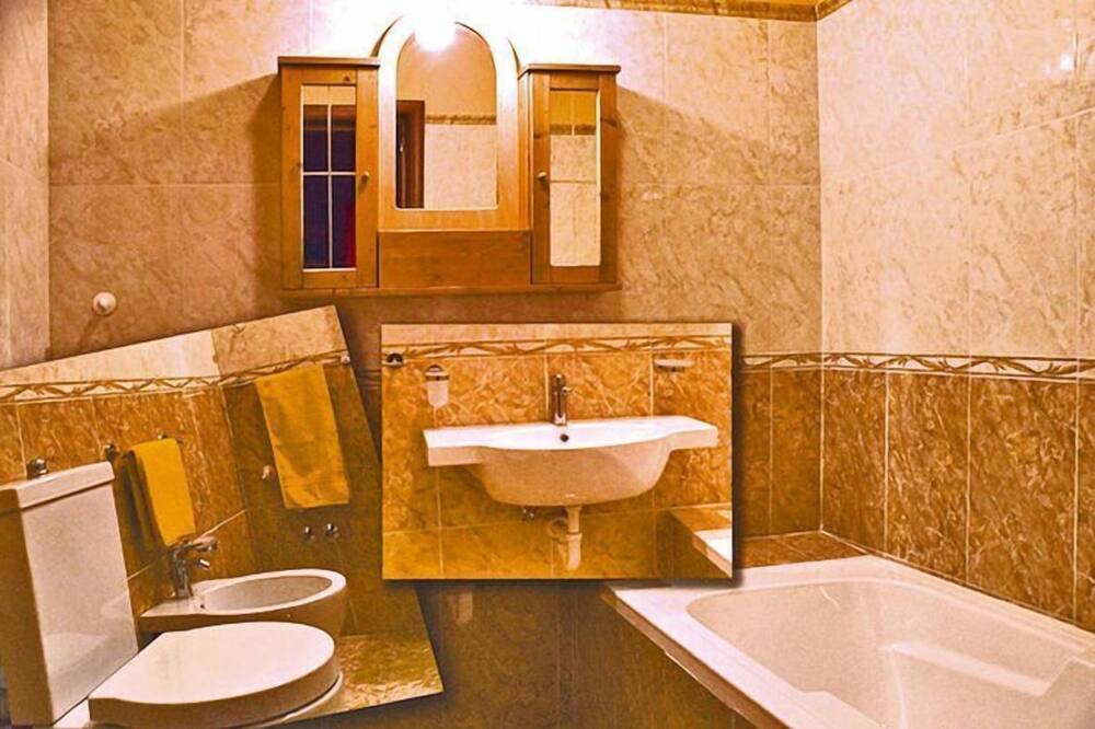 Photo of Bathroom in Rovittello