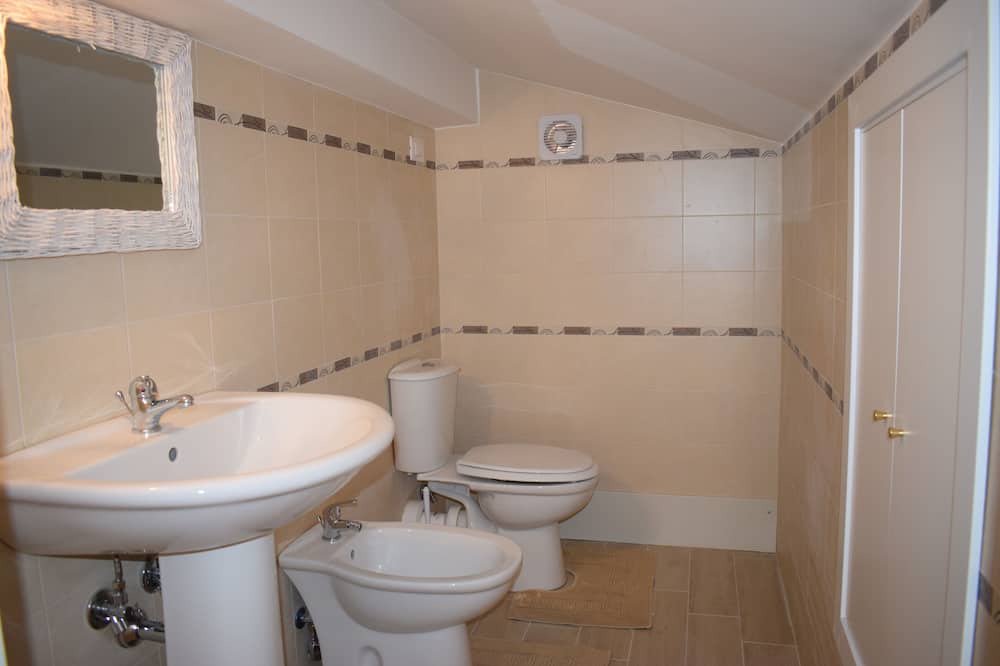Photo of Bathroom in San Giorgio-Librino-San Giuseppe la Rena-Zia Lisa-Villaggio Sant'Agata