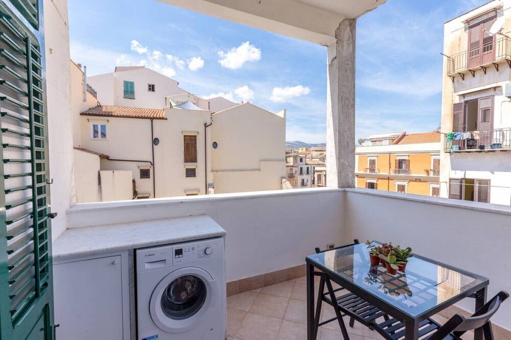 Photo of Patio Balcony in Monte di Pieta