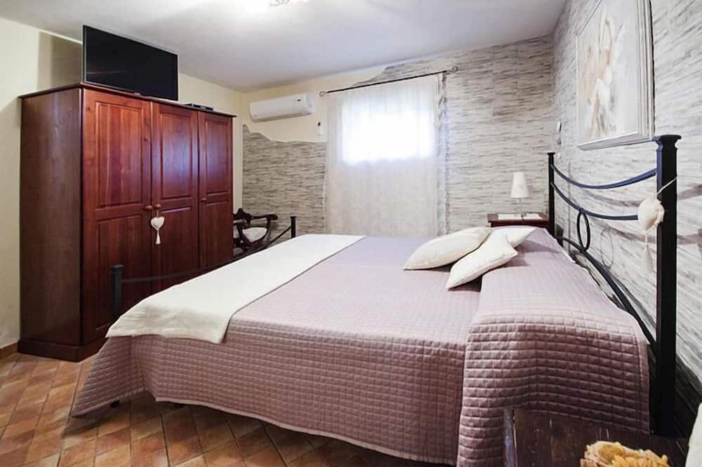 Photo of Bedroom in Mitogio