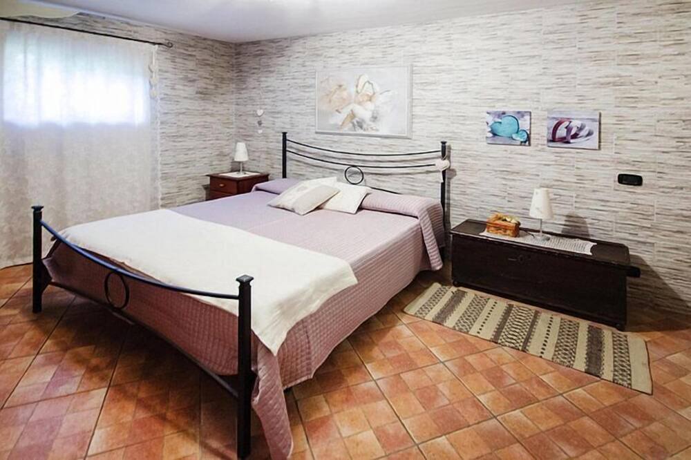 Photo of Bedroom in Mitogio